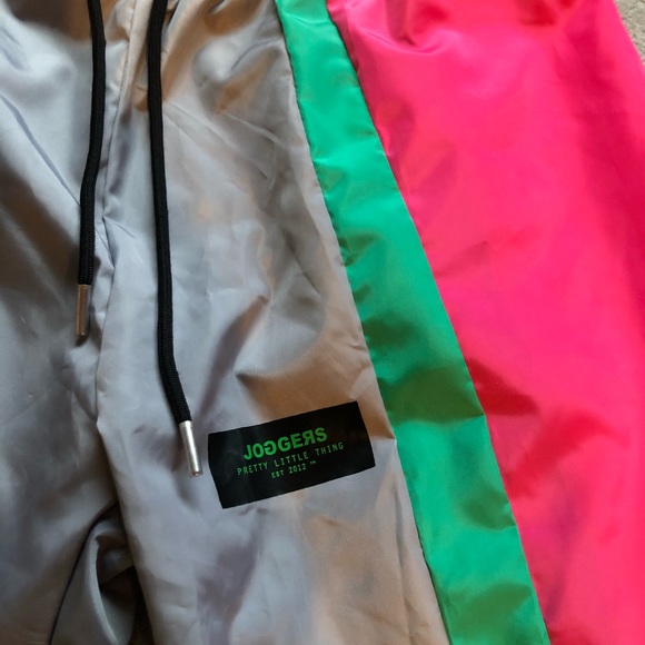 Pretty Little Thing joggers - Picture 2 of 4